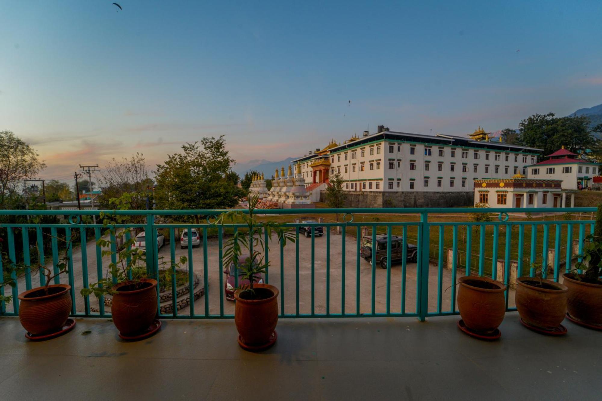 Chokling Arthouse - The Treasure Of Himalayas Hotel Bīr Екстериор снимка
