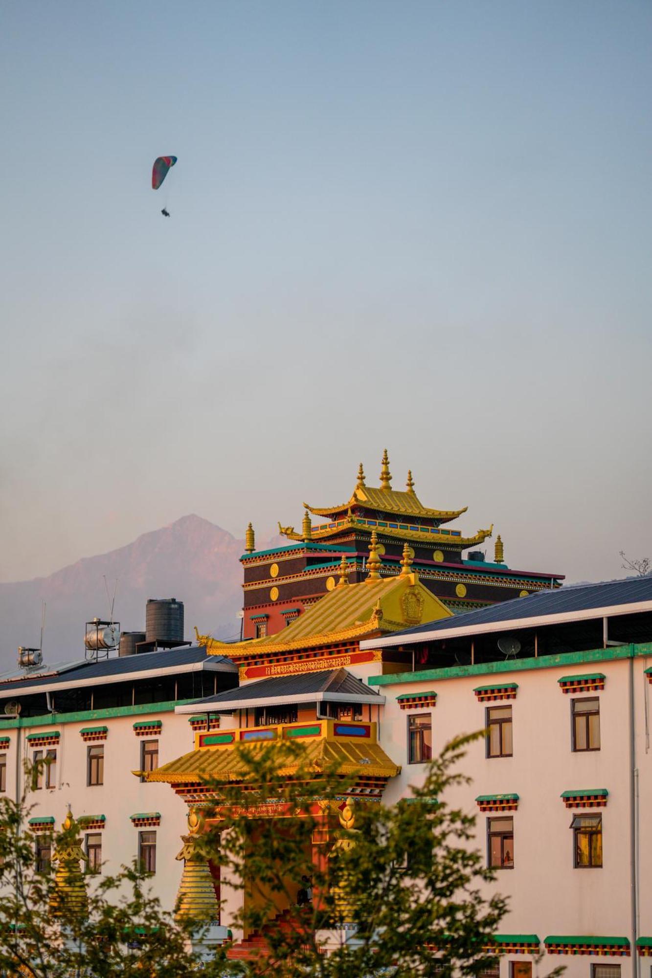 Chokling Arthouse - The Treasure Of Himalayas Hotel Bīr Екстериор снимка