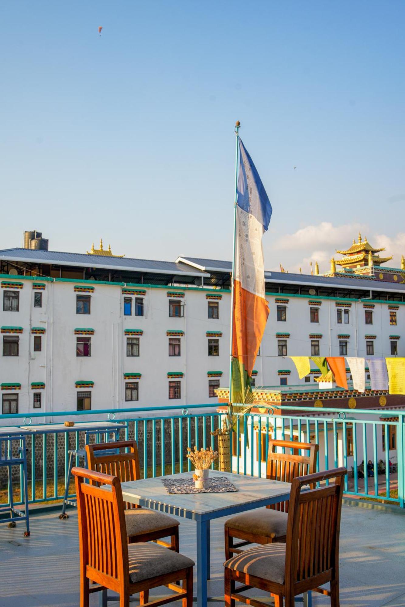 Chokling Arthouse - The Treasure Of Himalayas Hotel Bīr Екстериор снимка
